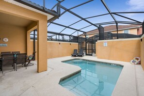 Outdoor pool, a heated pool - Luxurious Townhome in Paradise Palms Resort Near Disney (Kissimmee)