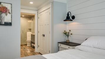 1 bedroom, in-room safe, iron/ironing board, WiFi