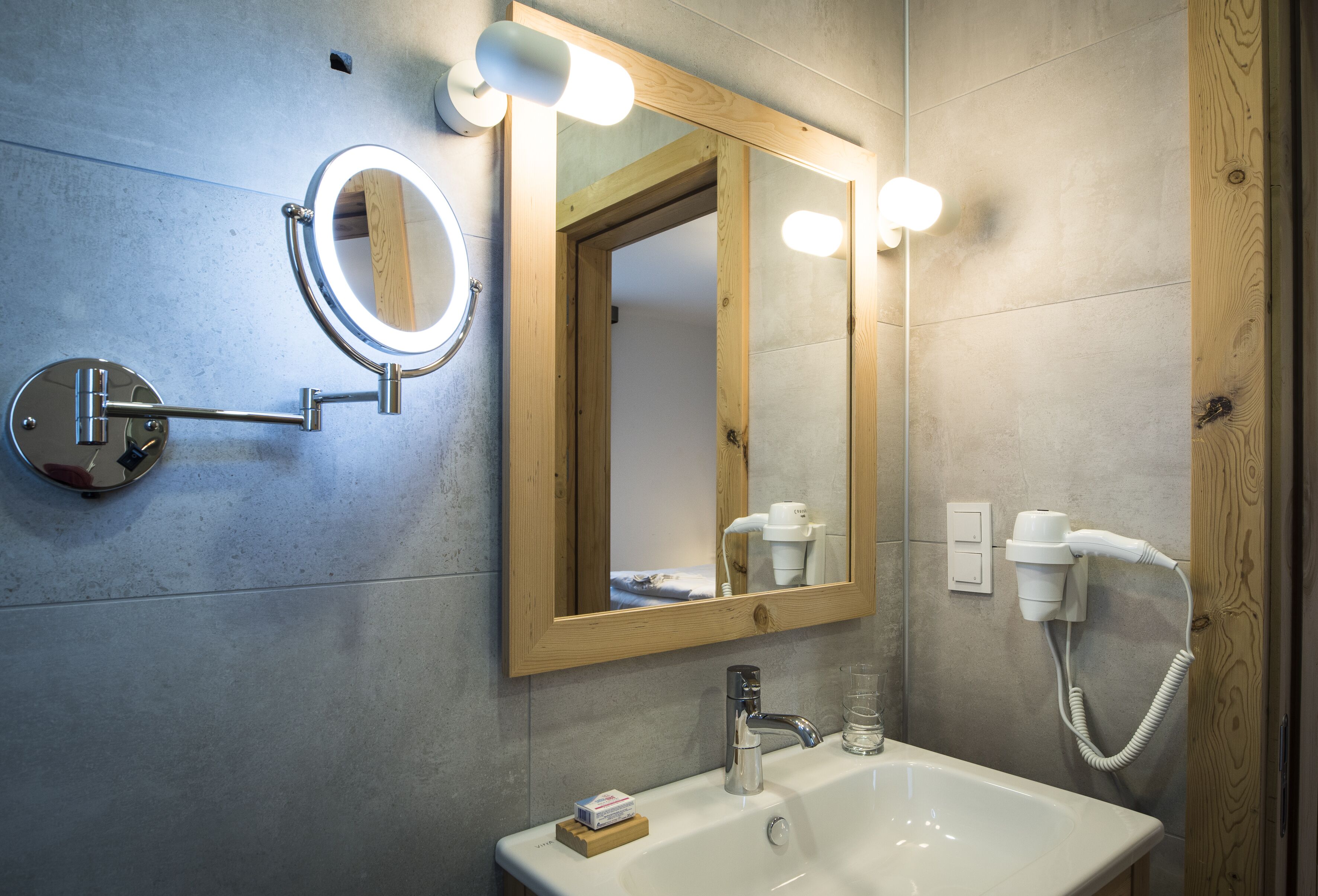 comfort double or twin room +1 | bathroom sink