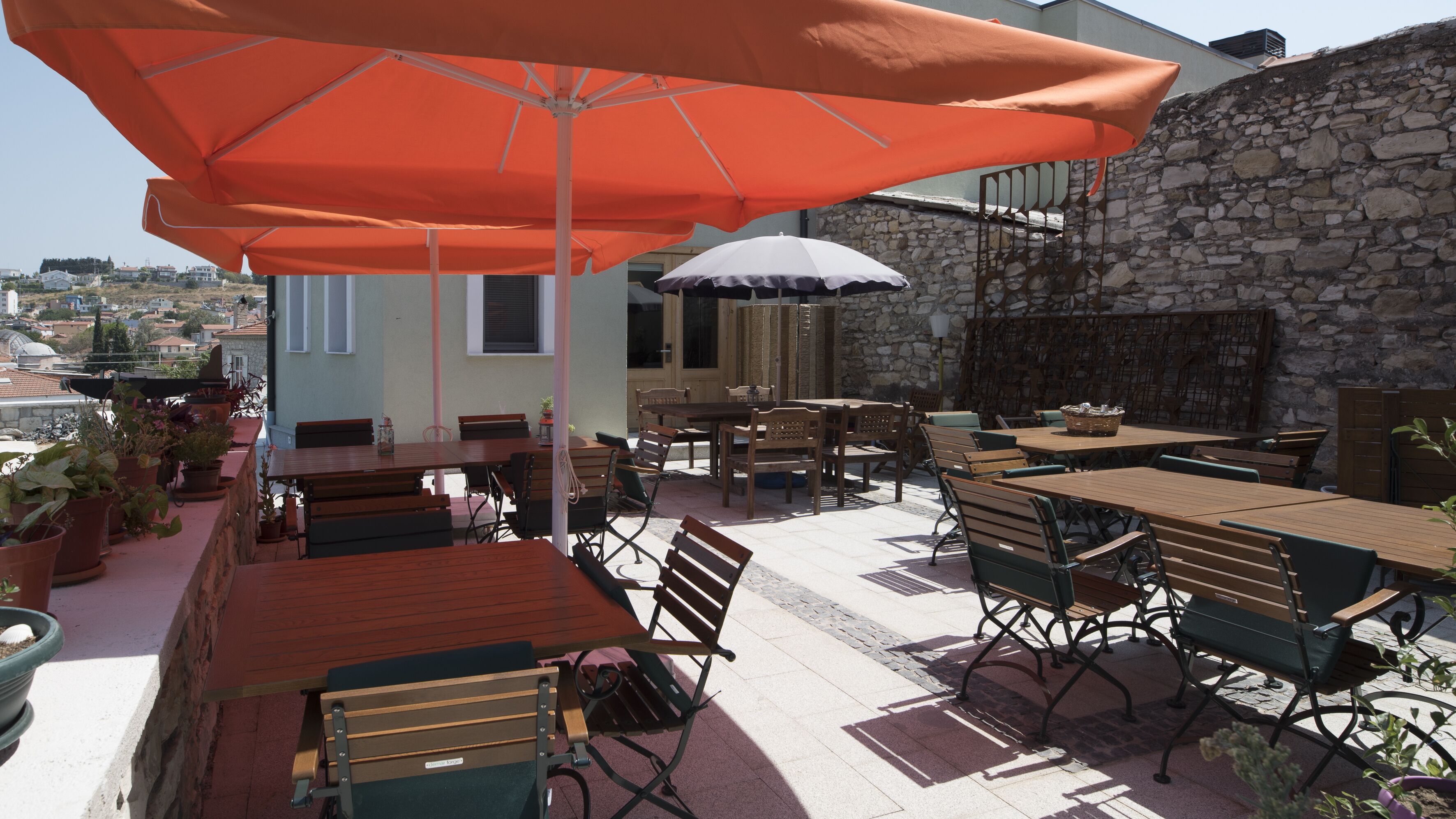 Free daily local cuisine breakfast