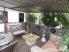 Courtyard - Orlando West Guest House - Hostel (Soweto)