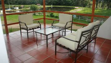 Huoneisto, järvinäköala | Terassi/patio