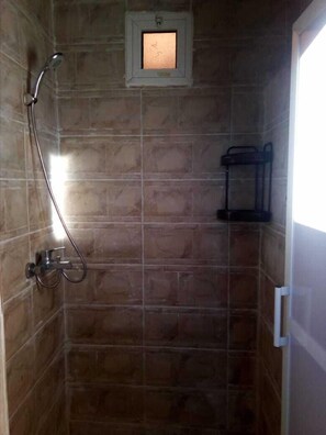 Dusche im Bad