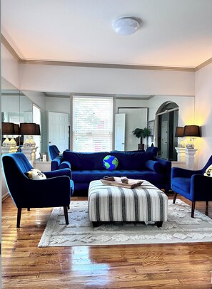 Smart TV, music library, offices, printers