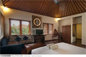 4 bedrooms, internet - Minggu Villas 1B,Seminyak,4BR (Bali)