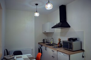 Kühlschrank, Mikrowelle