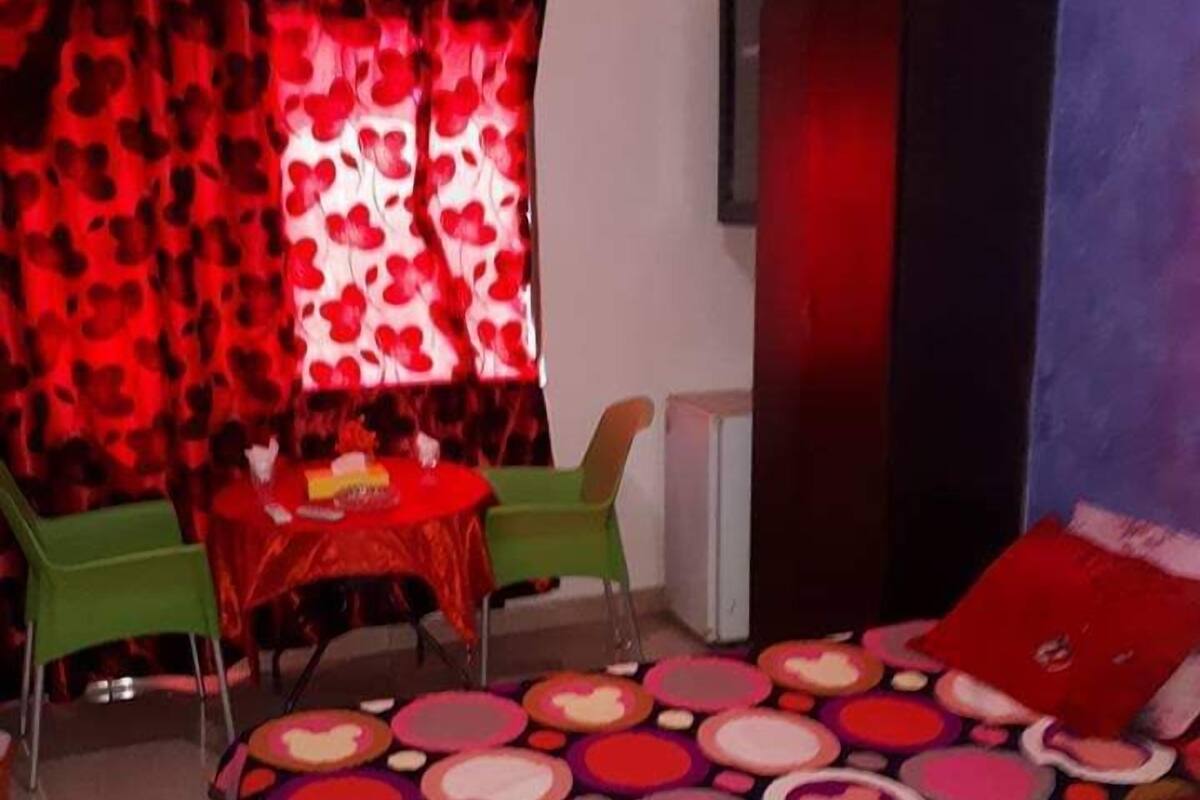 Minibar, individually decorated, individually furnished, desk