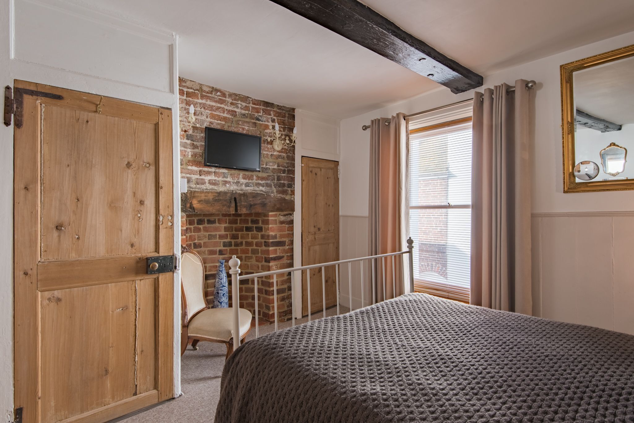 3 bedrooms, desk, iron/ironing board, WiFi