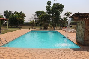 Outdoor pool - Pousada Chacara Sonho (Hortolandia)