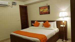 Soundproofing, iron/ironing board, rollaway beds, free WiFi - PLLAZIO Residency (Gurugram)