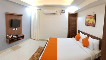 Soundproofing, iron/ironing board, rollaway beds, free WiFi