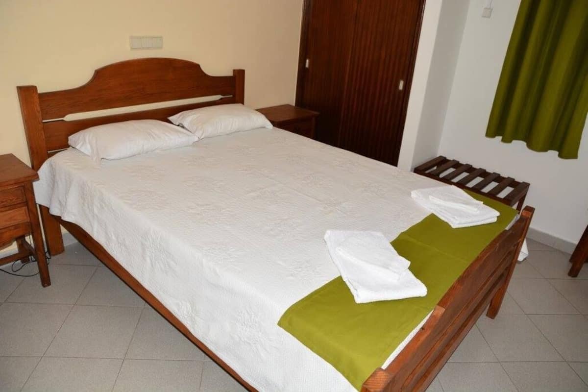 Cunas gratuitas, wifi gratis y ropa de cama