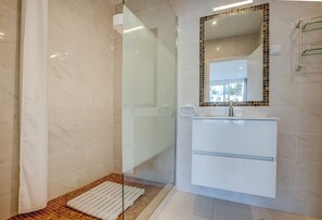 تجهيزات دش، مجف فات شعر، مناشف