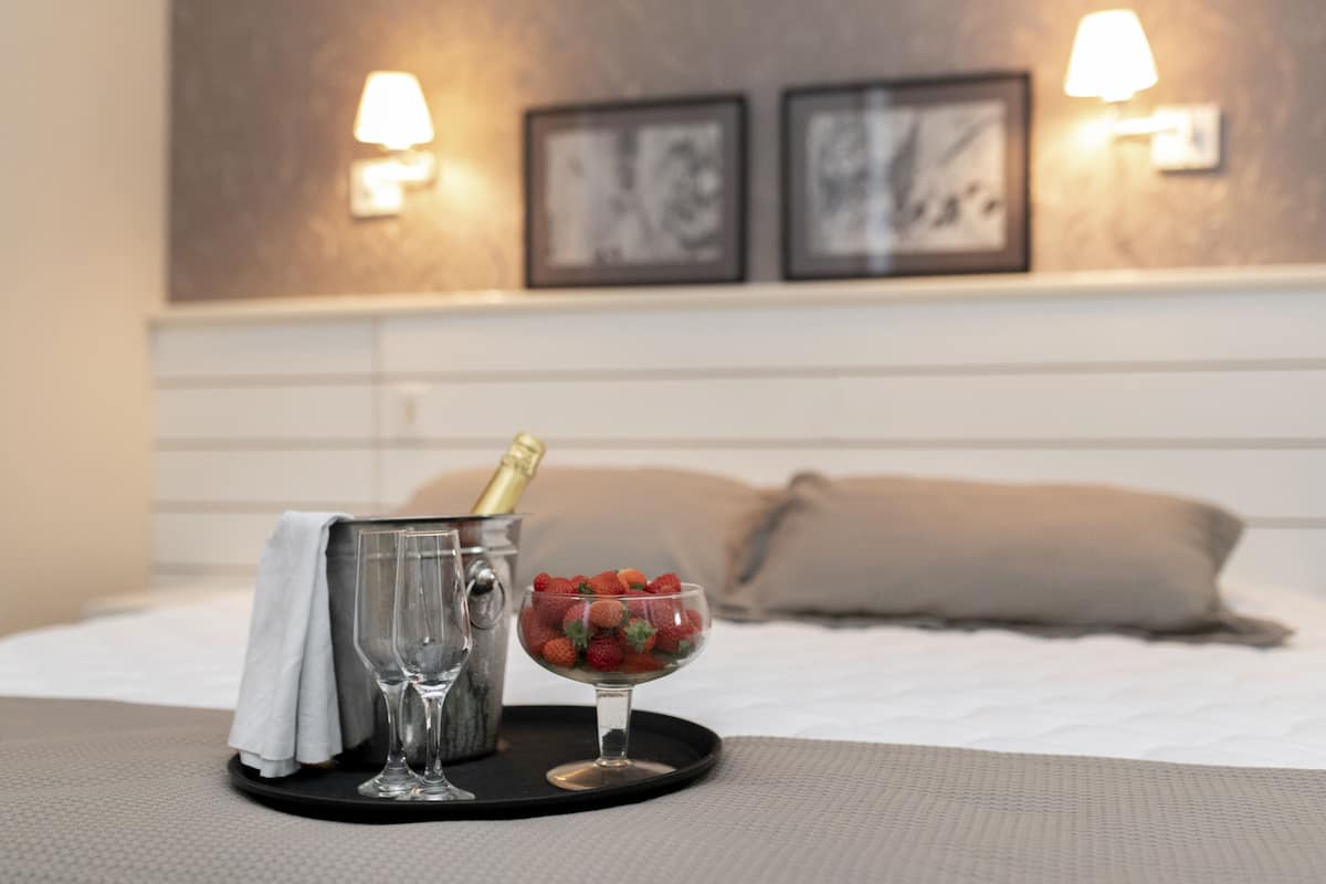 suite | room amenity