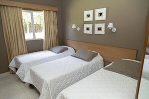 1 bedroom, minibar, desk, laptop workspace