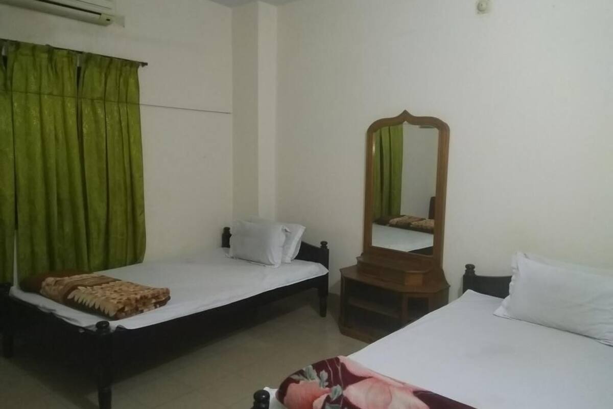 Family Double or Twin Room | In-room safe, iron/ironing board, WiFi (free)