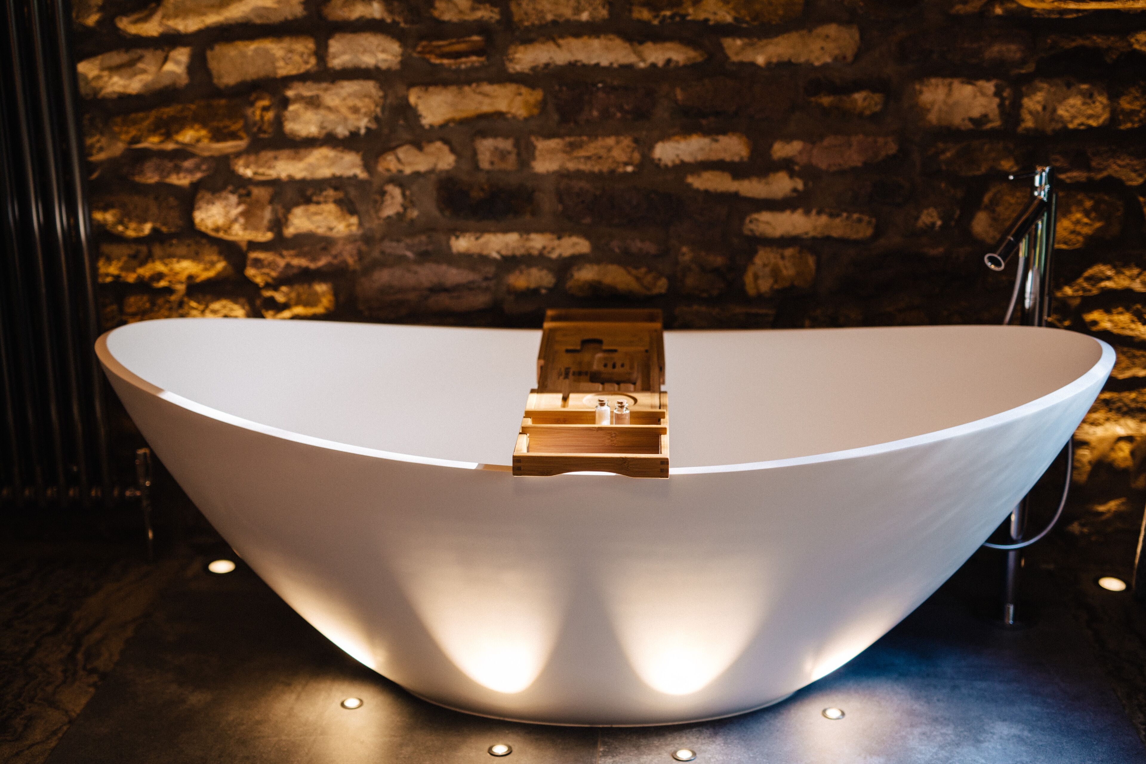 luxury room | deep-soaking bathtub