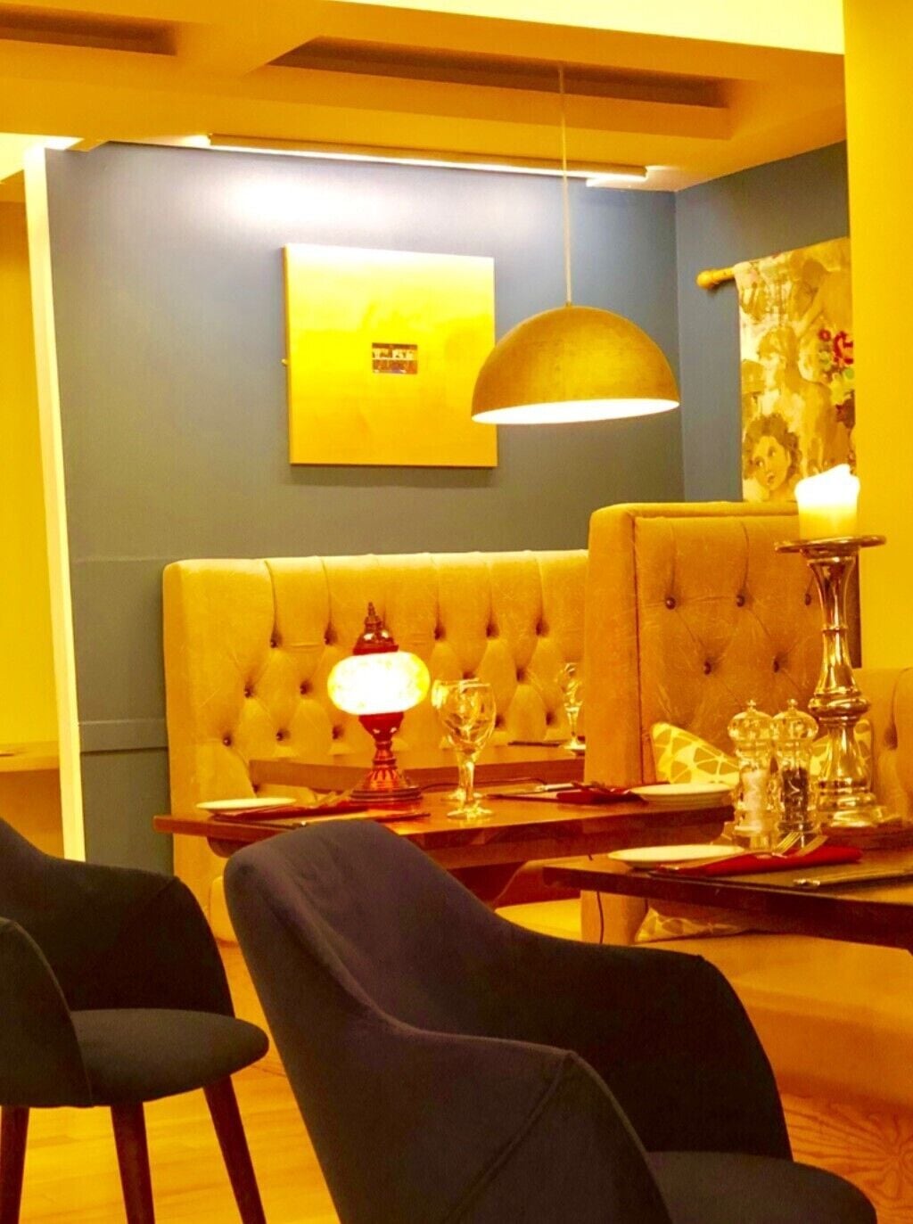 Déjeuner et dîner servis sur place, spécialités Cuisine française