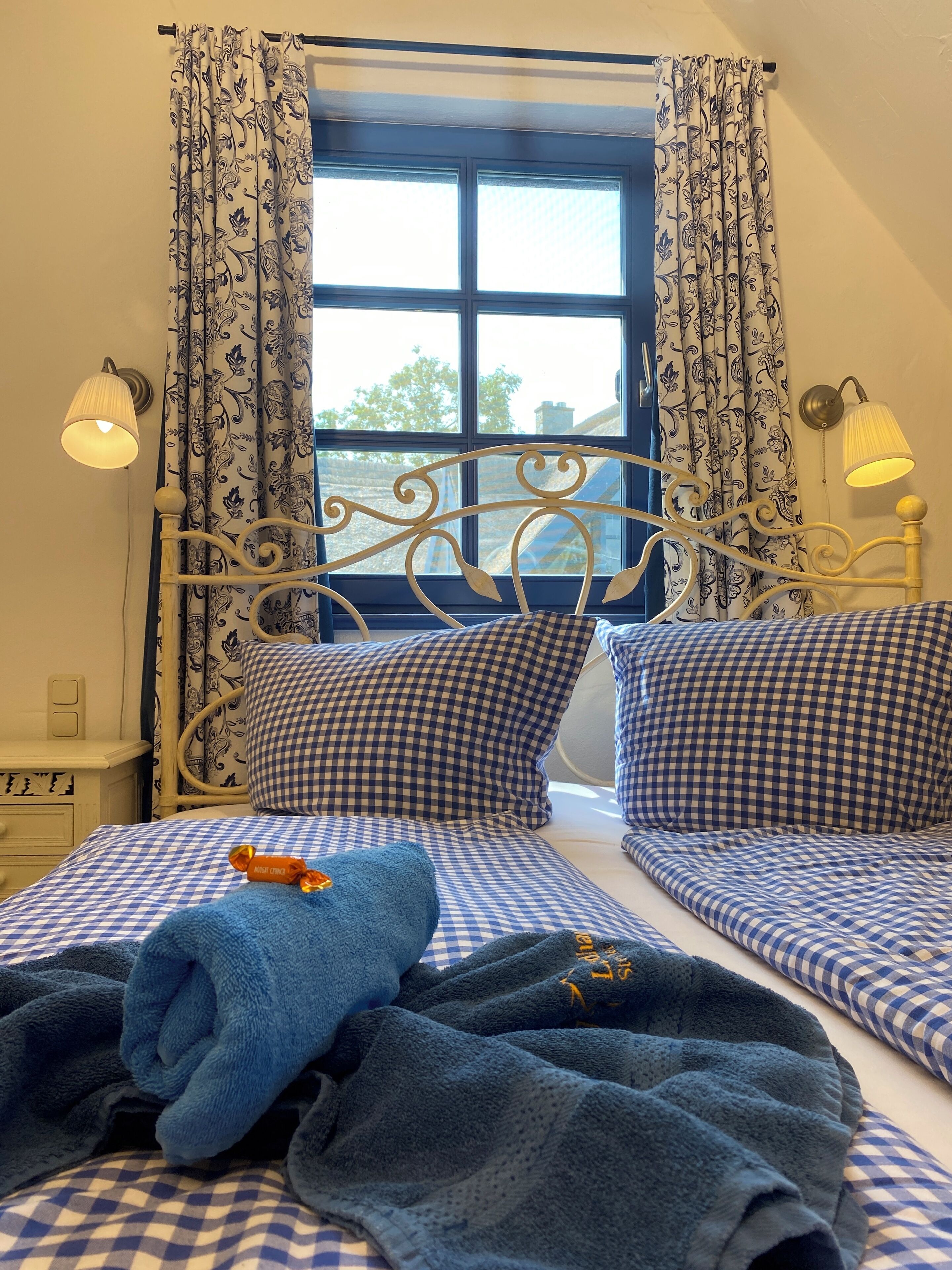 3 bedrooms, in-room safe, iron/ironing board, free WiFi