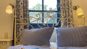 3 bedrooms, in-room safe, iron/ironing board, free WiFi