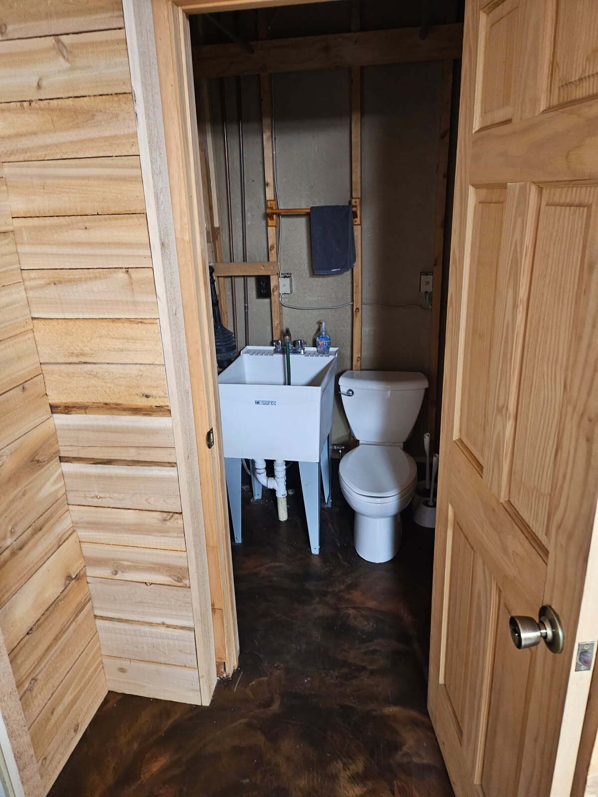 Combined shower/tub, hair dryer, towels, soap