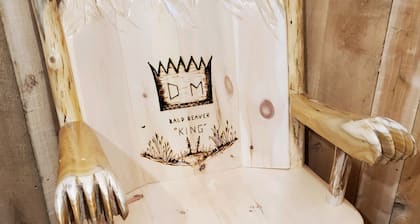 El Bald Beaver Lodge es un paraíso de caza, pesca, motos de nieve y equitación.