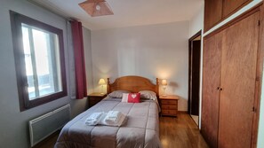 Unclassified image, 5 of 15, button