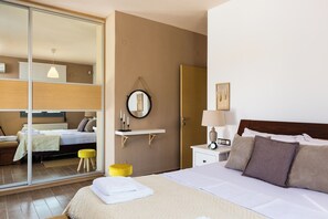 3 bedrooms, in-room safe, desk, iron/ironing board