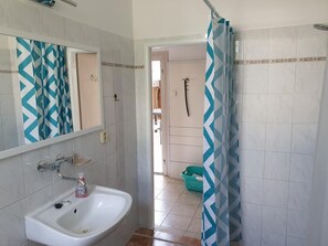 Appartement, 2 chambres, terrasse | Salle de bain