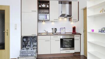 Apartment, 1 Bedroom (Anna 1) | Private kitchenette | Fridge, microwave, stovetop, coffee/tea maker