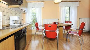 Apartemen Keluarga, 2 kamar tidur (Langeoog) | Makan di kamar