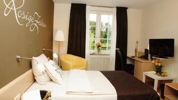 Enkeltværelse - parkudsigt | 1 soveværelse, minibar, pengeskab på værelset, skrivebord