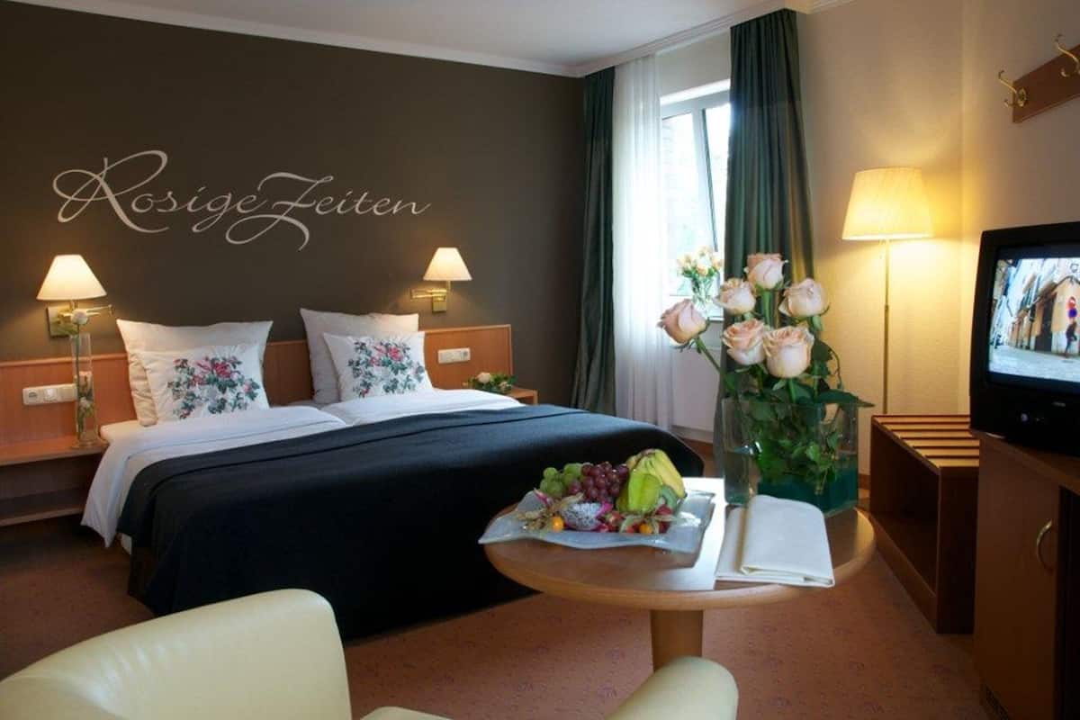 Double Room | Minibar, in-room safe, desk, soundproofing