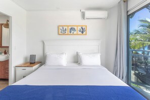 1 bedroom, in-room safe, desk, iron/ironing board - Maho Beach House - Petit Studio Océanique - Charmante Vue (Maho, Sint Maarten)