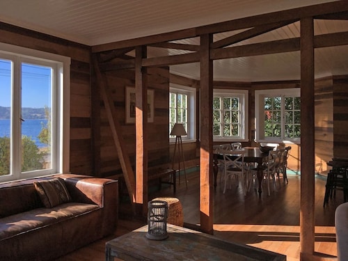 Belle maison allemande traditionnelle rénovée au bord du lac