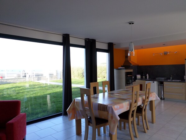 Apartment, 2 Bedrooms, Oceanfront | Living area | TV