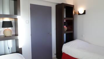 2 bedrooms, premium bedding, free WiFi, bed sheets