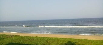 Maxiprime otels Uthandi