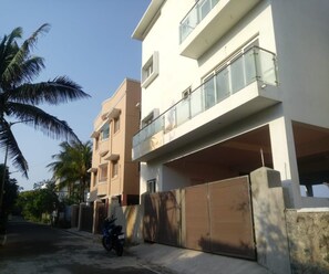 Front of property - Maxiprime otels Uthandi (Chennai)
