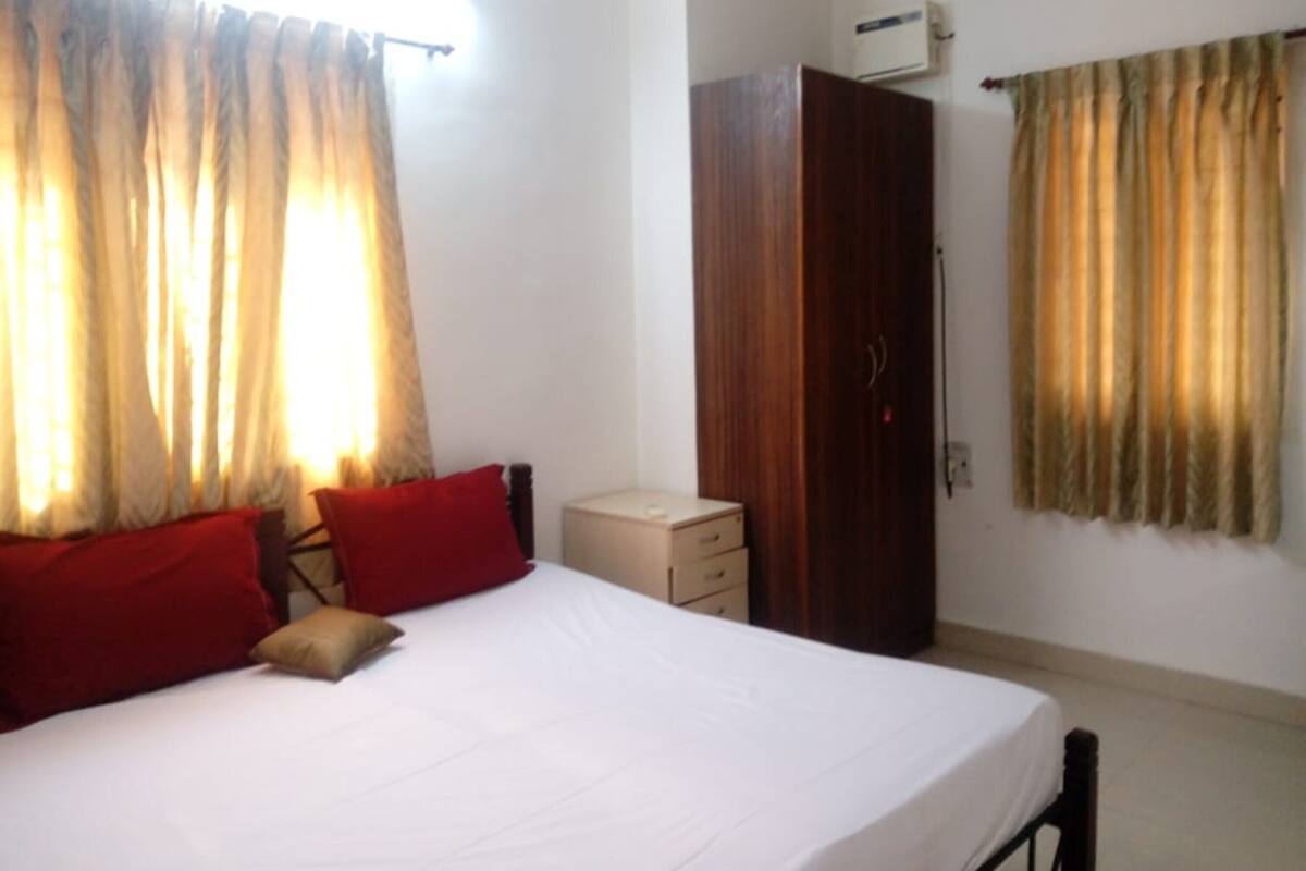 Deluxe Room | Rollaway beds (surcharge), WiFi (free), bed sheets