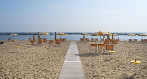 On the beach - Hotel Riviera (Bellaria-Igea Marina)