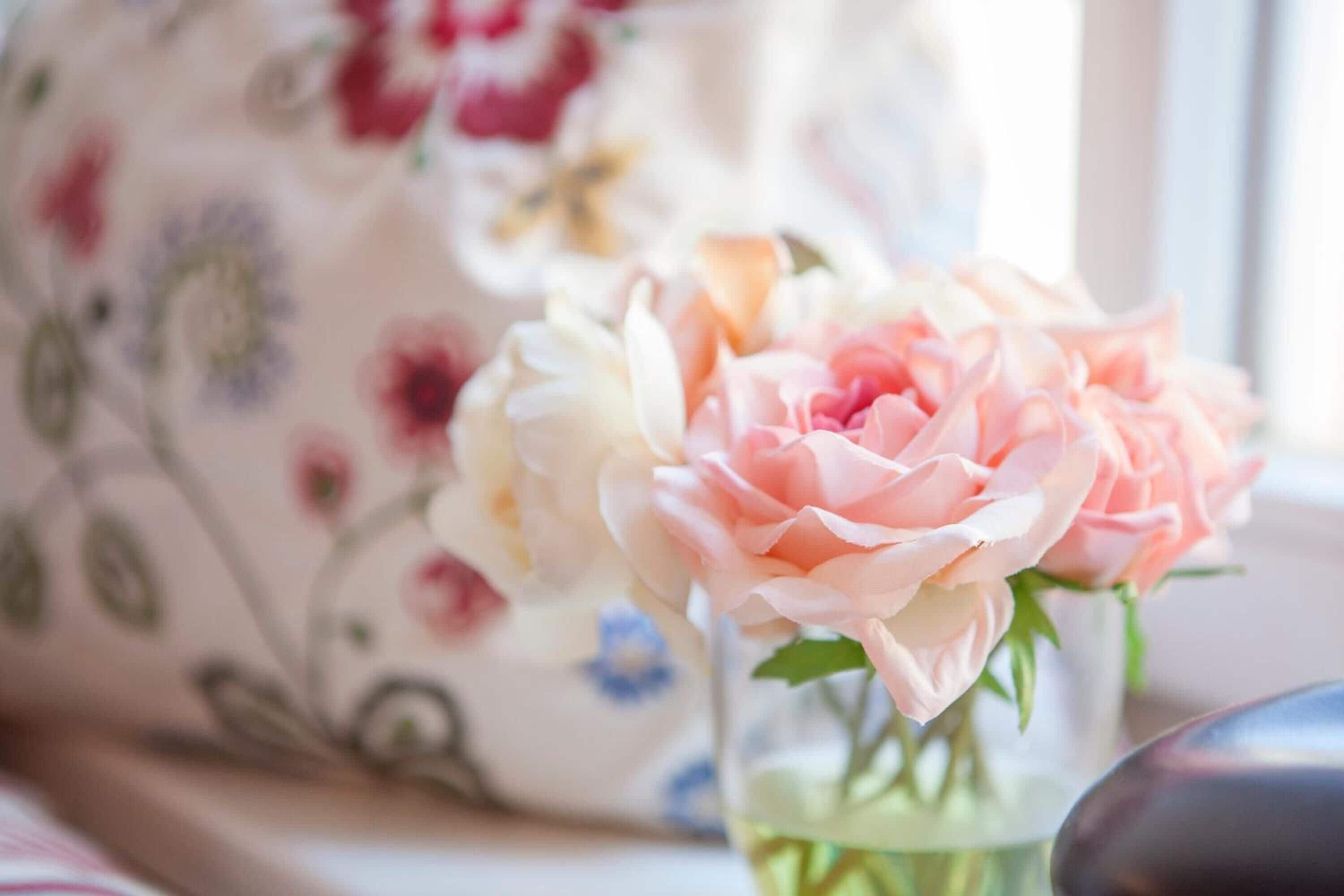 デスク、遮光カーテン、WiFi (無料)、ベッドシーツ