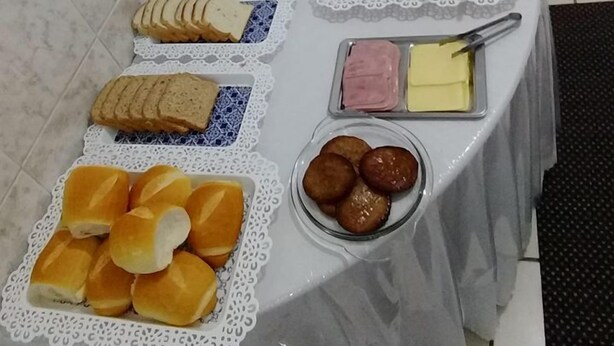 Free daily buffet breakfast - Hotel Amorim (Biguacu)