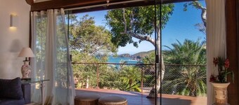 Paraíso Buziano 2 · Luxury Villa · 5 Suites · Private Pool, BBQ & 3 Min to Beach