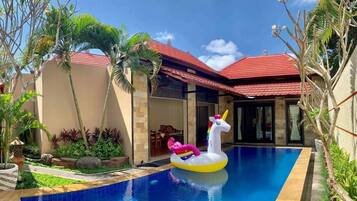 Innenpool, Außenpool