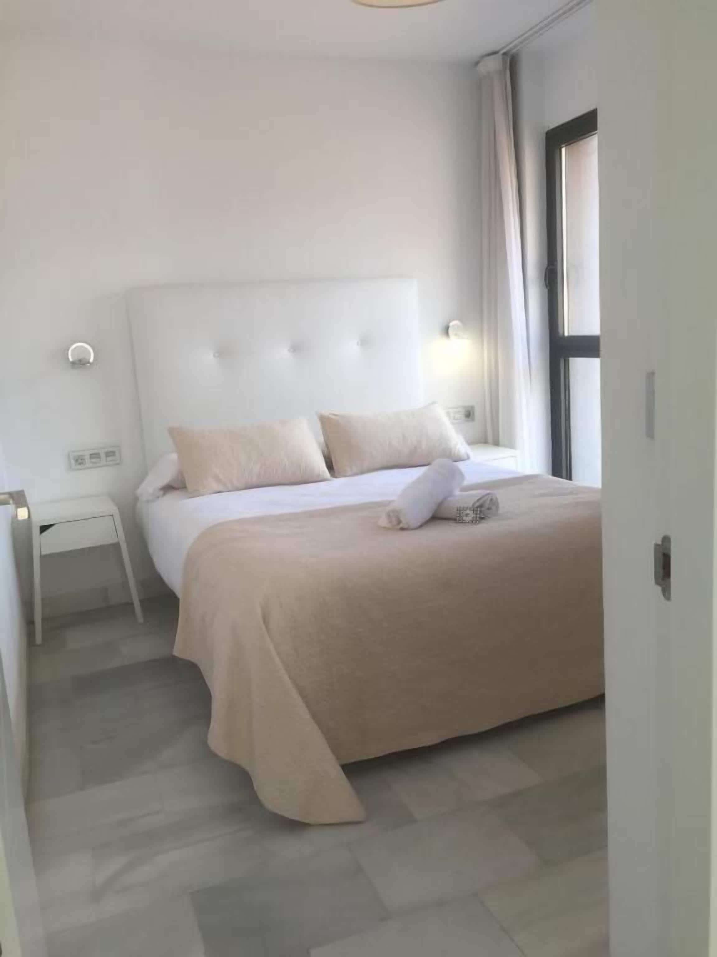 Apartment, Balcony, City View