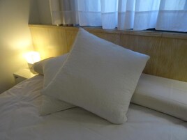 Apartment, 2 Bedrooms | Down comforters, memory foam beds, laptop workspace, blackout drapes