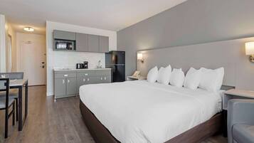 In-room safe, desk, iron/ironing board, free WiFi