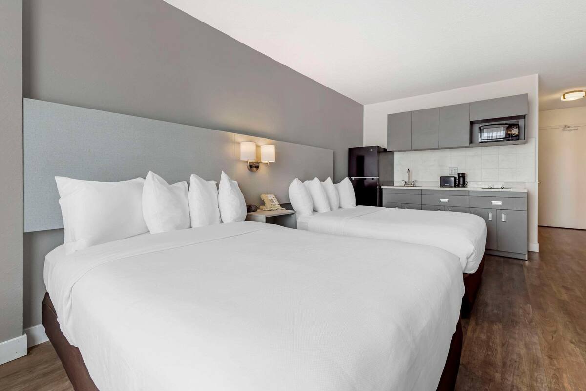 In-room safe, desk, iron/ironing board, WiFi (free)
