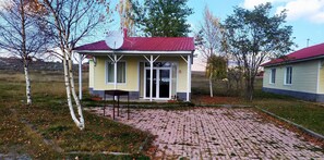 Huvila | Työpöytä, pimennysverhot, äänieristys, vuodevaatteet